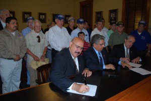 Veterans' Museum Contract Signing Ceremony 023